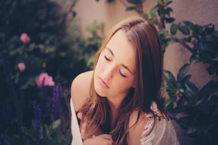 我感到委屈，想哭