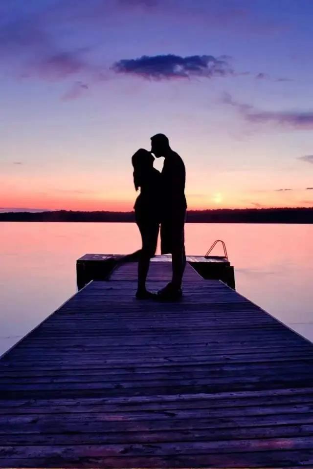 在结婚周年纪念日为您的爱人祝愿您的丈夫和妻子的甜蜜爱情句子2