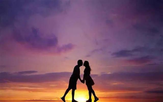 结婚周年纪念对恋人的祝愿夫妻的甜蜜爱情句子