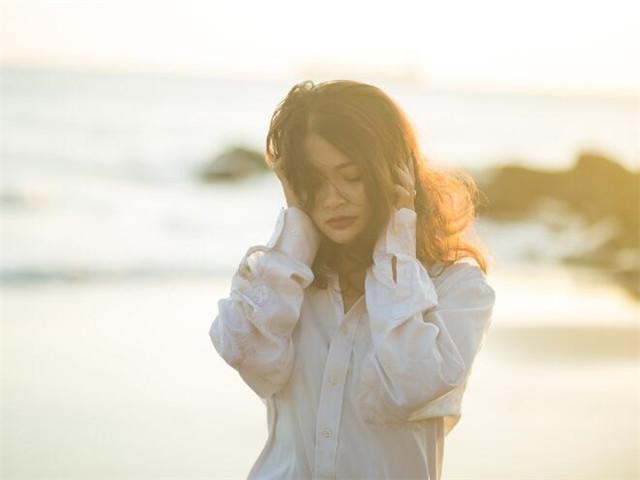 我丈夫每天都在悲伤的句子