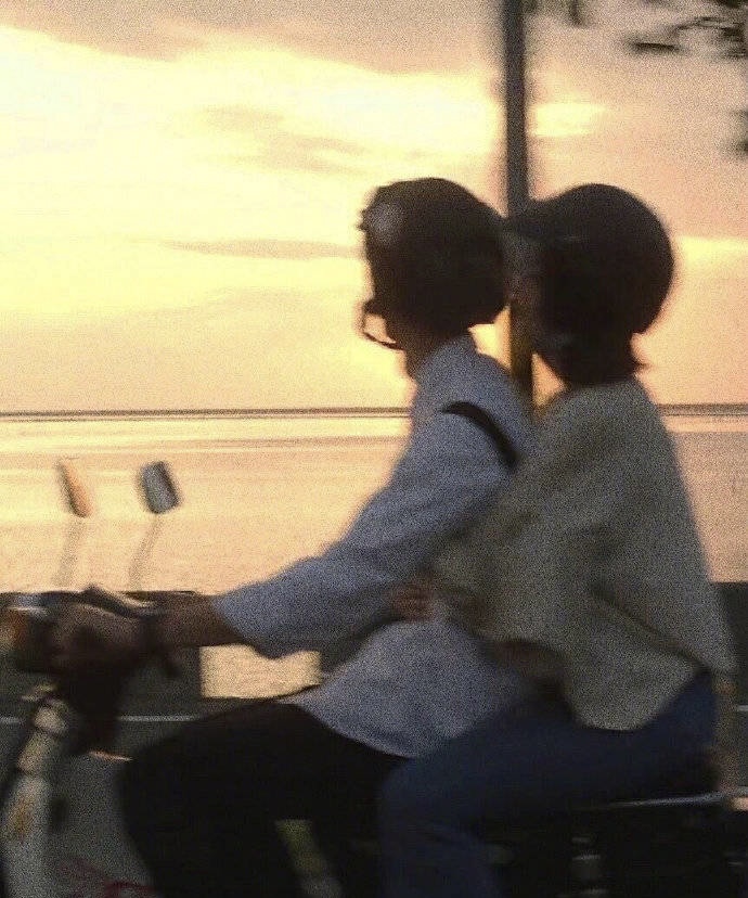 朋友的时刻笑得如此糟糕，使句子1