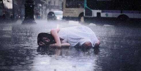 一句美丽的句子，让我非常痛，以至于我的心正在滴血1