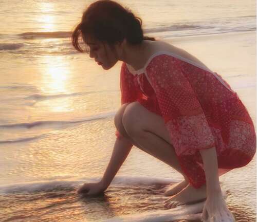 描述快乐女生的句子