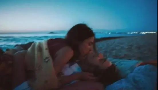 在深夜里取笑丈夫的肮脏爱情故事套路2