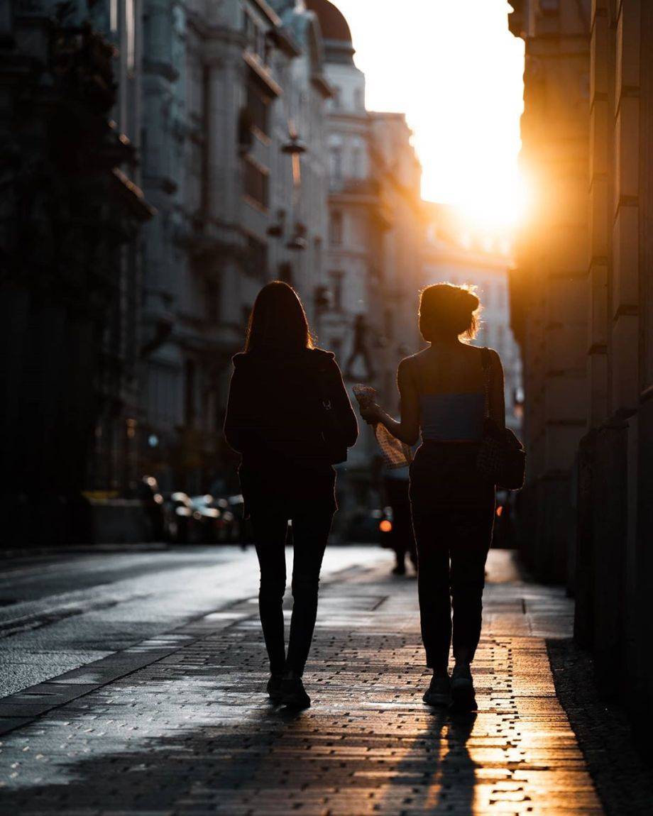 适用于在Moments 2中发送情感文案