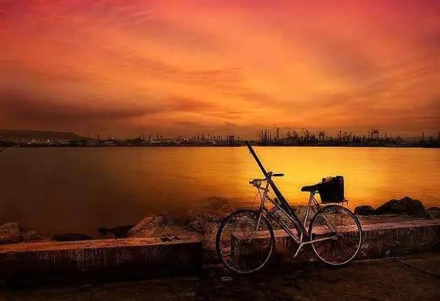 朋友时刻说晚安句子