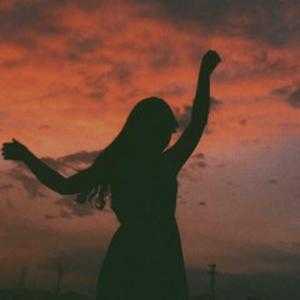 女孩的悲伤的话短语