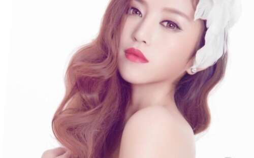 赞美妻子美丽头发的句子2