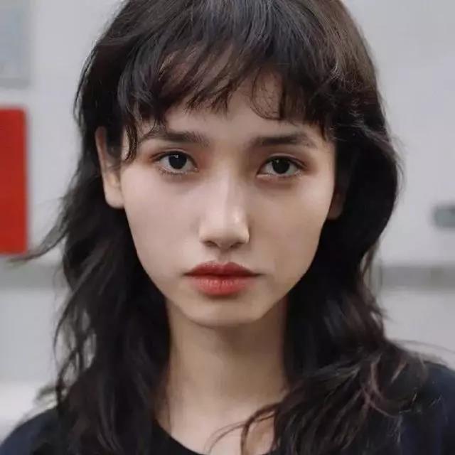 女孩低调自拍照文字2