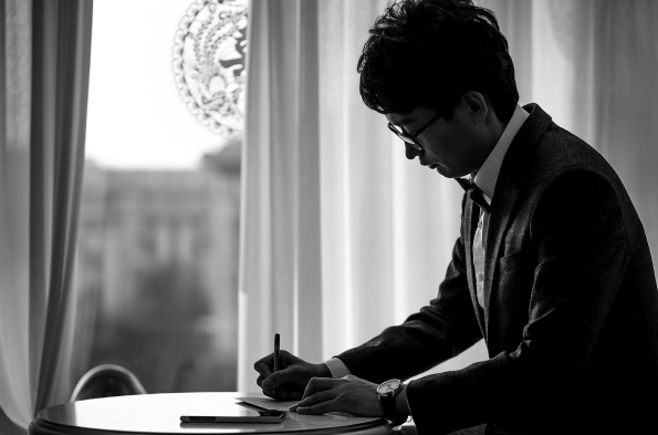 谈论忙碌而快乐的句子