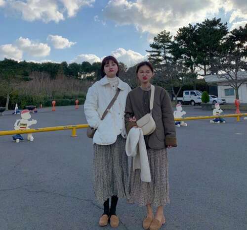 姐妹郊游快乐句子1