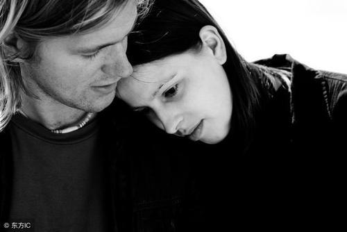 爱情不需要委屈