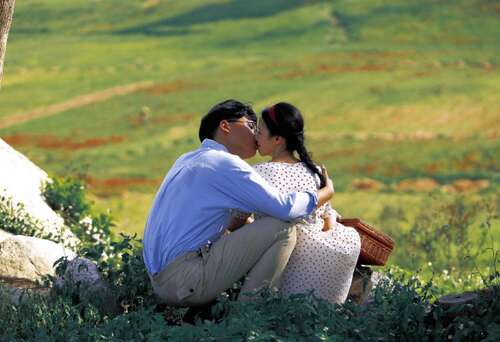 即使在爱情中，幸福快乐的句子1