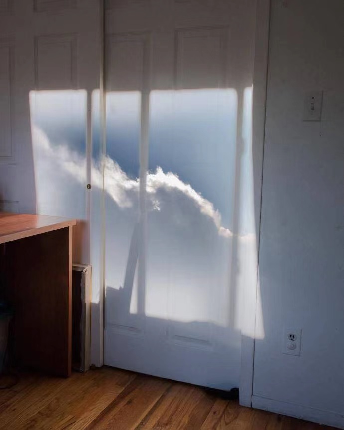 生活艰难而难过的句子2