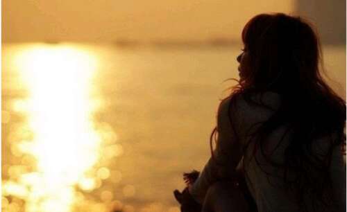 孤独思考他人的句子