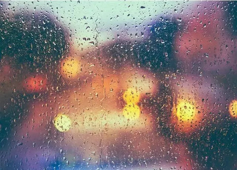 适合下雨天的感伤句子