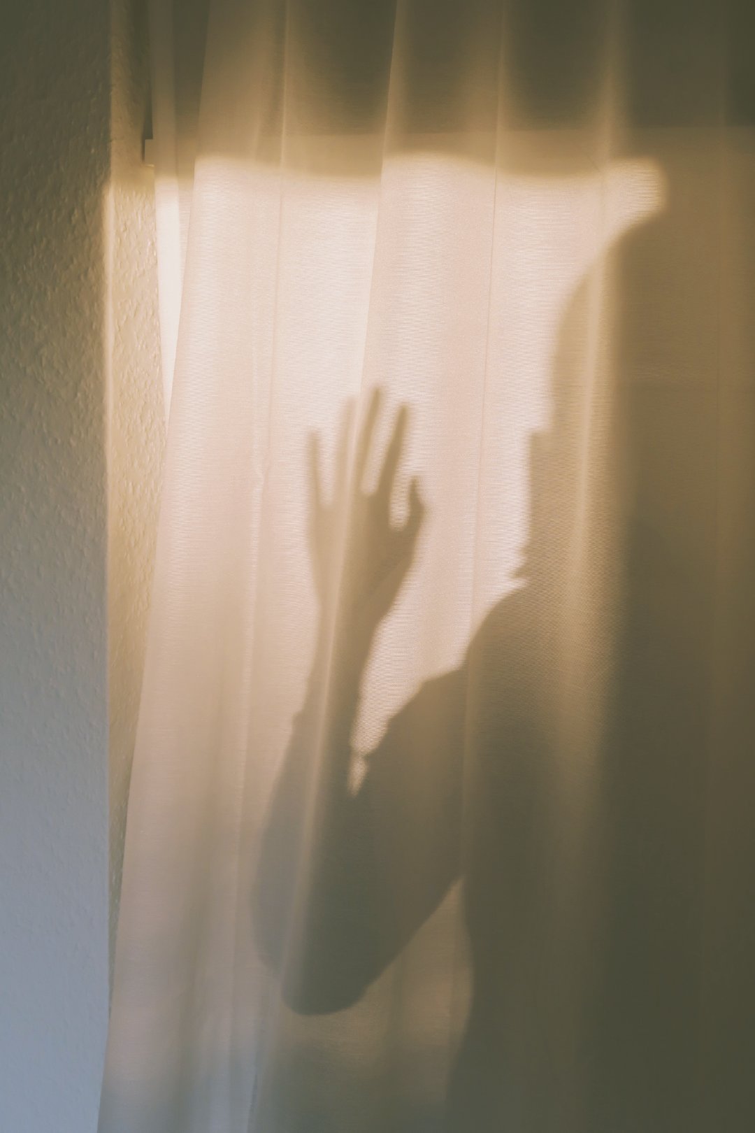 15，只要它是一个喜剧，你就让我哭泣。