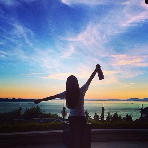 描述一个不安的句子来谈论第1句