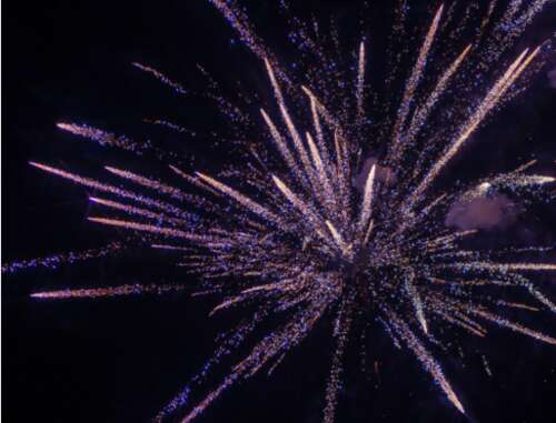 18，明年，我必须等待人们明年拥抱我。