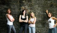 友情姐妹变陌生的句子