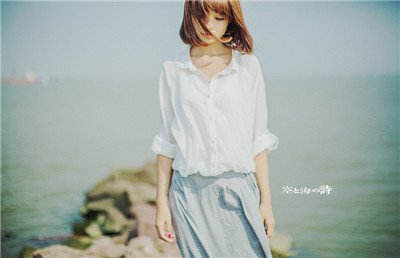 15.你和我努力实现了理想的成功之路。我希望你能记得，永远记住，闪亮的日子充满斗争。沙漏逆转，生活的痛苦又举起了另一个时间。