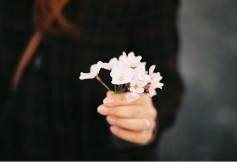 10.美丽的日子给你一个幸福，阴天你带给你的经历，不要后悔关于生活中的任何事情，未来的运气是过去的努力积累。每天，每天都是最年轻的一天，请珍惜袁琦的整天。