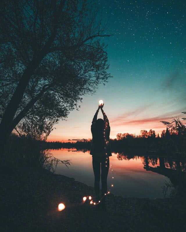 表示一个古老的诗