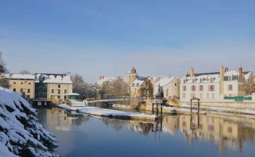 这个城市突然变成了寒冷