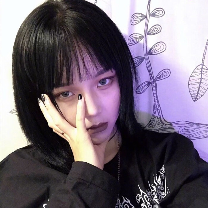 15.我们最终将成为讨厌自己的人，即使你现在有任何阻力，也不会有所帮助。