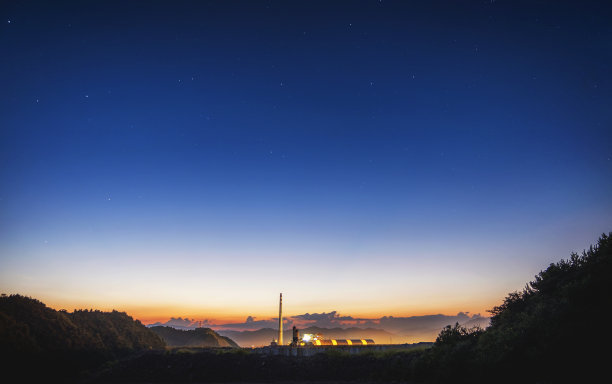 15.宇宙山浪漫，生活是温暖的，值得我的进步。
