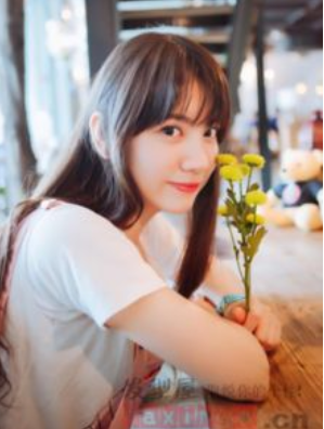 15.赚钱可以治愈一切，富人可以治愈一切。愿剩下的生活，我们可以不用担心钱，活着。