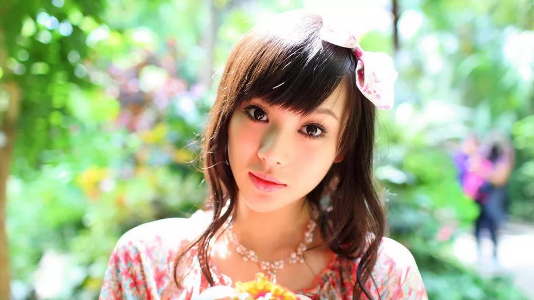 30，回头看，我的夜晚的斗争就像玻璃，磨刀盲目地凝。