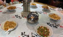 和朋友一起吃饭开心的句子