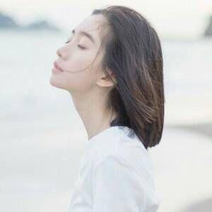 15.总有一个人留下了人们，总会有人。生活真的很简单，不要总是强迫自己。生活就像一个圆圈，结束也是起点。