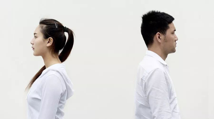 离婚情绪的判决表示,心情哭了一次1