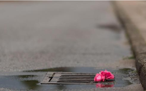 15.无法坟墓，无法避免红色灰尘，随着疼痛的痛苦，而且多年的归属于时间，但时间不能通风。一杯热茶，充满了沧桑，经历了许多人和事，他们发现他们无法战斗。