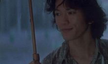 行走在雨中开心的句子