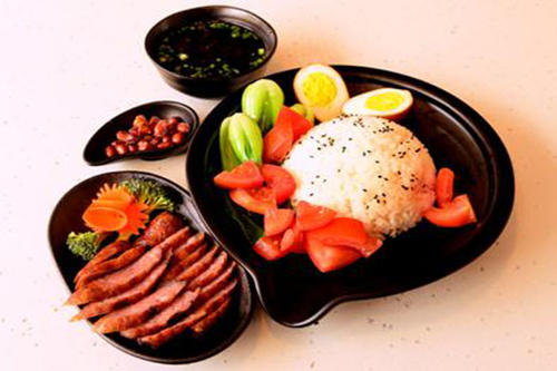 餐饮夏季为客户提供问候短信2