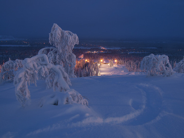 24，冬天的雪，像小精灵一样的雪花，带给人们带来了一块寒冷。虽然春天的女孩等不及上班，但冬天的Versin  - 雪花似乎有一个特殊的世界看法，我不会长时间离开。这不是，今天我有一个大雪。