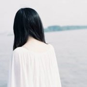 15.老人总是很容易受伤。我喜欢使用我的余生。