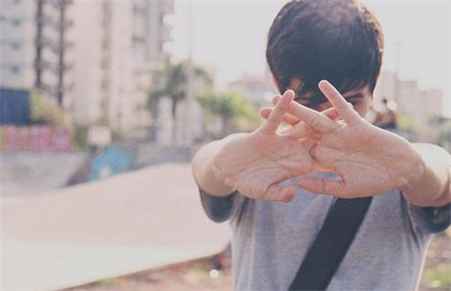 15.增长之路一直失望，而且自然地，我学会了防御。结果，它导致恶意，我阻止了好主意，只留下了一个疲倦和孤独。