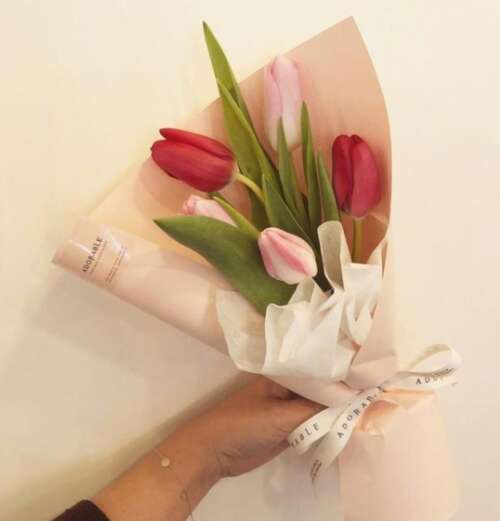 20，采取一点滴，河流有点掉落。我们的联系方式较少。在眨眼之间，我们带来了它。