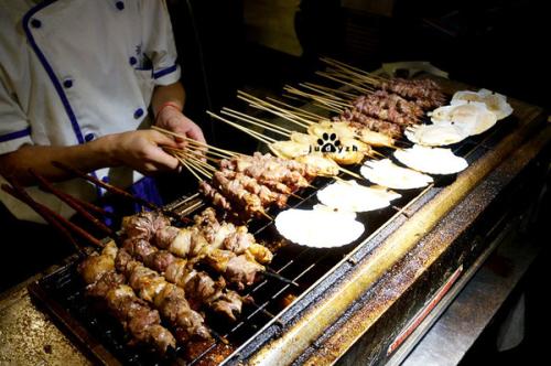 这对夫妇谈到夜莺