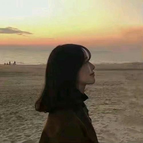 15，哦，我的母亲，我必须死。我曾对室友说过：“我必须拿一个五个人的秘密房间逃跑，我必须赢，你必须和我一起去。”室友说！然后我真的很开心！妈妈，我很好。幸运的！