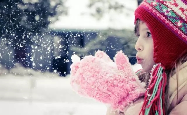 第一个雪句美丽短1