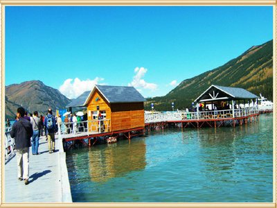 15.如果法院是空的，则水中的水被交织在一起;那天晚上不是一个月，没有竹柏树，但休闲人就像我的两个人。