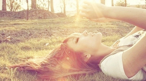 15.彼此相爱的两个人分开，两名混合和比赛的人将永远持续。我打破了联系人，我打破了我的想法，最后希望我的心累了和伤害？在微博中，我看着别人写的话，寻找自己的困惑。