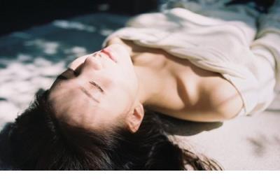 15.我听到了最愚蠢和最痛苦的句子。 “他很多次伤害你。” “”我会给我药，我会吃糖。“