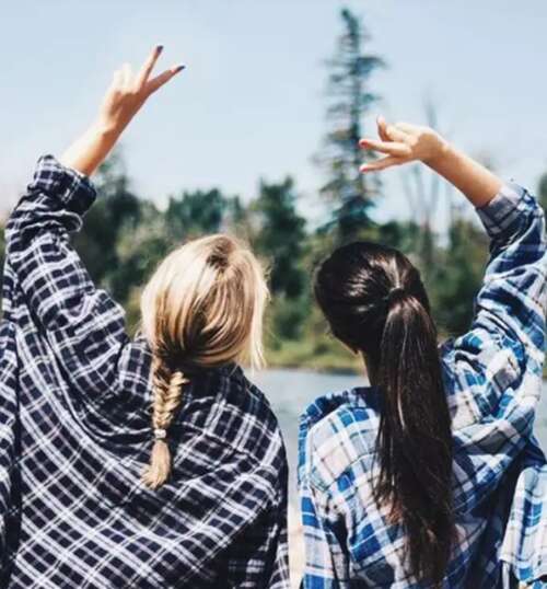 26，爱是光明，友谊是阴影，当光线关闭时，你会发现你的周围是阴影。女朋友是一个可以最终确定你的力量的人。