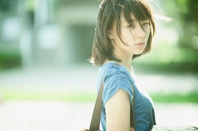 歌曲中的一半，剩下的一半是频谱。